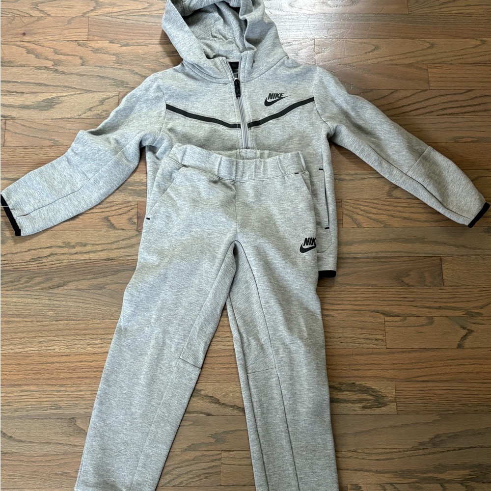 Nike Tech Kids set